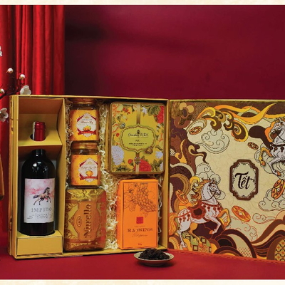 Hộp quà tặng - Hoàng Mã Phúc